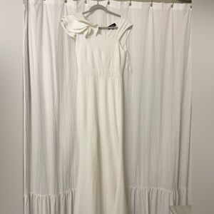 Lulus white gown